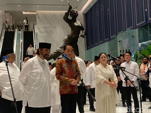 Video: Jokowi Ungkap Obrolan Saat Bukber Bareng Paloh dan Puan Video: Jokowi Ungkap Obrolan Saat Bukber Bareng Paloh dan Puan