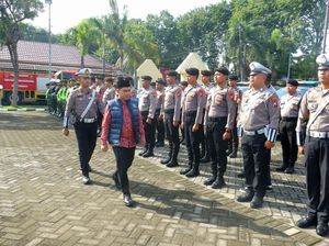 Pastikan Keamanan Mudik, Bupati Mojokerto Cek Kesiapan Personel-Sarpras