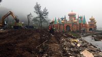 Penampakan Terkini Pembongkaran Hibisc Fantasy Puncak Bogor