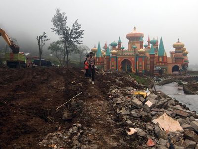 Penampakan Terkini Pembongkaran Hibisc Fantasy Puncak Bogor