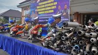 Polres Temanggung Musnahkan Ribuan Knalpot dan Botol Miras