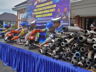 Polres Temanggung Musnahkan Ribuan Knalpot dan Botol Miras