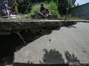 Potret Jalan CBL Cibitung Amblas Potret Jalan CBL Cibitung Amblas