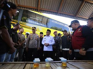 Sejumlah Bus di Banyuwangi Jalani Ramp Check Jelang Mudik Lebaran Sejumlah Bus di Banyuwangi Jalani Ramp Check Jelang Mudik Lebaran