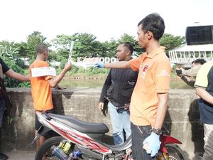 Rekonstruksi Pembunuhan Ibu-Anak di Jakbar, Jamet Peragakan 76 Adegan Rekonstruksi Pembunuhan Ibu-Anak di Jakbar, Jamet Peragakan 76 Adegan