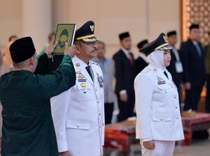 Gubernur Bobby Lantik Saipullah-Atika Jadi Bupati dan Wabup Madina Gubernur Bobby Lantik Saipullah-Atika Jadi Bupati dan Wabup Madina