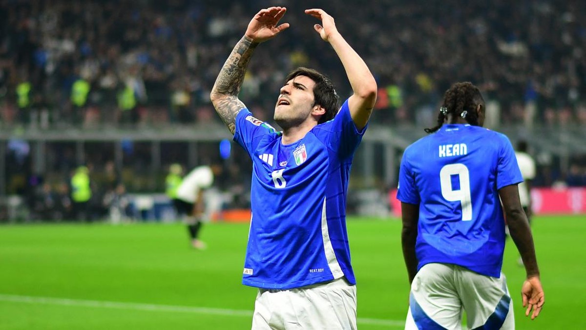 Sandro Tonali mencetak gol saat Italia kalah 1-2 dari Jerman di UEFA Nations League (Foto: REUTERS/Daniele Mascolo)