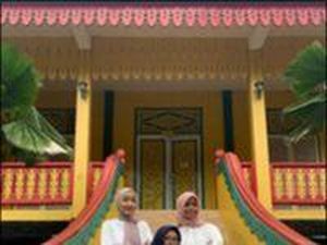 Menyelesaikan Tugas Kuliah Sambil Berwisata Menyelesaikan Tugas Kuliah Sambil Berwisata