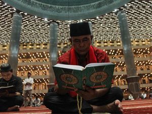 Video: Haruskah Iktikaf Dilakukan 10 Hari Penuh di Akhir Ramadan? Video: Haruskah Iktikaf Dilakukan 10 Hari Penuh di Akhir Ramadan?