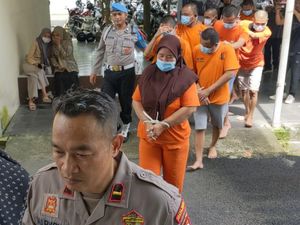 3 Muncikari Trenggalek Ditangkap, Sediakan PSK di Warung hingga Hotel 3 Muncikari Trenggalek Ditangkap, Sediakan PSK di Warung hingga Hotel