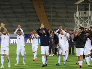 Stadion Iran Mati Lampu, Striker Sedih Bicarakan Bobroknya Fasilitas Stadion Iran Mati Lampu, Striker Sedih Bicarakan Bobroknya Fasilitas