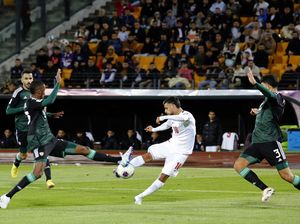 Saat Laga Iran Vs Uni Emirat Arab Diberi Tambahan Waktu 29 Menit Saat Laga Iran Vs Uni Emirat Arab Diberi Tambahan Waktu 29 Menit