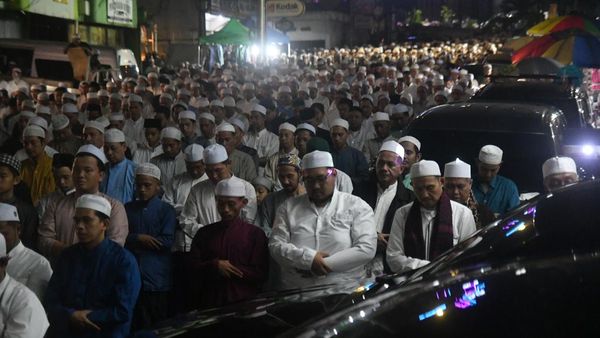 Ribuan Orang Ikuti Tradisi Malam Selikuran di Kelurahan Empang Kota Bogor