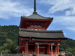 Menjelajahi Keagungan Kuil Kiyomizu-dera yang Megah di Kyoto
