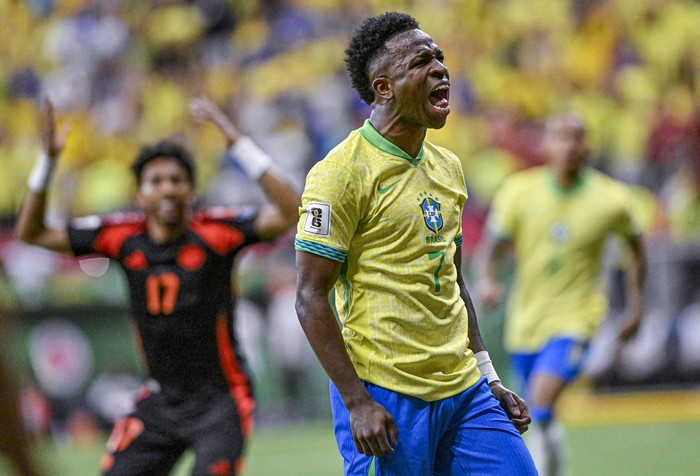 BRASILIA, BRAZIL - MARCH 20: Vinicius Junior of Brazil celebrates after a penalty kick for Brazil during the South American FIFA World Cup 2026 Qualifier match between Brazil and Colombia at Mane Garrincha Stadium on March 20, 2025 in Brasilia, Brazil. (Photo by Andre Ricardo/Sports Press Photo/Getty Images)