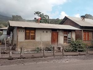 4 Desa Terdampak Erupsi Lewotobi, Belum Ada Arahan Warga untuk Mengungsi