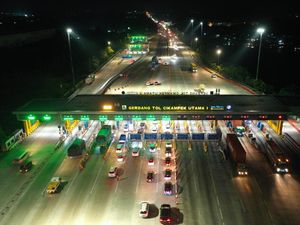 Video: H-8 Lebaran, Arus Mudik di Tol Cikampek Ramai Lancar Video: H-8 Lebaran, Arus Mudik di Tol Cikampek Ramai Lancar