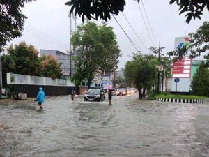 3 Daerah di Sulut Diterjang Banjir-Longsor Imbas Cuaca Ekstrem 3 Daerah di Sulut Diterjang Banjir-Longsor Imbas Cuaca Ekstrem