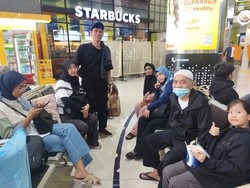 Salah Baca Jam Keberangkatan, Pemudik Ini Ditinggal Kereta di Stasiun Senen