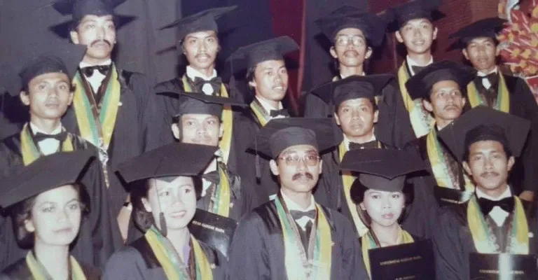 Ijazah dan skripsi Jokowi di UGM