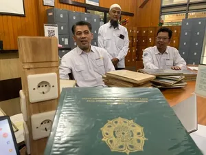 UGM: Joko Widodo Alumnus, Ijazah dan Skripsinya Asli UGM: Joko Widodo Alumnus, Ijazah dan Skripsinya Asli