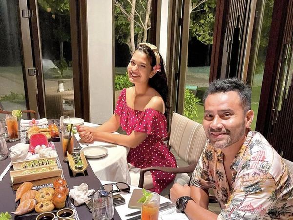 Judika Kompak Kulineran Bareng Istri, Ini Potret Manisnya