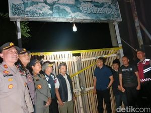Langgar Aturan, Kafe Plus Karaoke di Pasuruan Disegel Petugas Langgar Aturan, Kafe Plus Karaoke di Pasuruan Disegel Petugas
