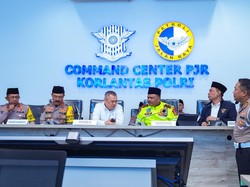 Kakorlantas Bersama Menhub Tinjau Posko Pengamanan Terpadu KM 29 Tol Japek