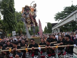 Pawai Ogoh-ogoh di TMII Sedot Perhatian Wisatawan