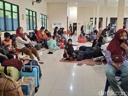 Kepadatan Arus Mudik Lebaran Sudah Dimulai di Pelabuhan Kalianget