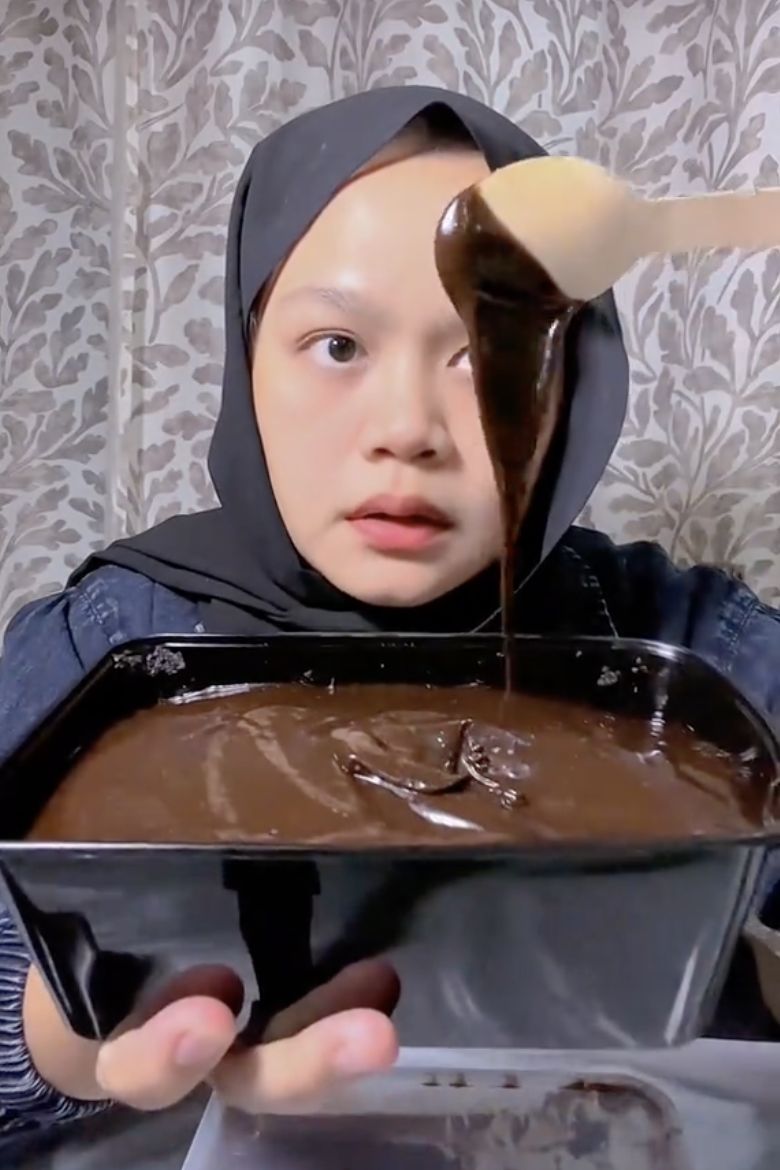 Sedih! Beli Kue Cokelat Rp 145 Ribu Ternyata Penuh Jamur