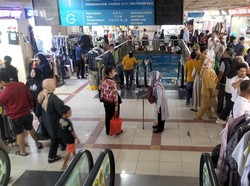 Jelang Lebaran, Pasar Tanah Abang Mulai Dipadati Pengunjung