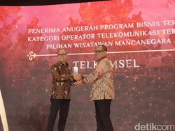 Telkomsel Raih Penghargaan Operator Telekomunikasi Terbaik Pilihan Wisman