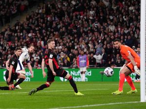 Inggris Tumbangkan Latvia 3-0 di Kualifikasi Piala Dunia Inggris Tumbangkan Latvia 3-0 di Kualifikasi Piala Dunia