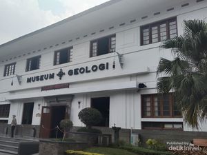 Museum Geologi Bandung, Cara Pesan Tiket dan Transportasi Umumnya