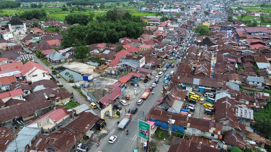 Arus Mudik, Sistem Satu Arah Diberlakukan di Jalan Raya Padang-Bukittinggi Arus Mudik, Sistem Satu Arah Diberlakukan di Jalan Raya Padang-Bukittinggi