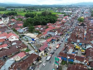 Arus Mudik, Sistem Satu Arah Diberlakukan di Jalan Raya Padang-Bukittinggi Arus Mudik, Sistem Satu Arah Diberlakukan di Jalan Raya Padang-Bukittinggi