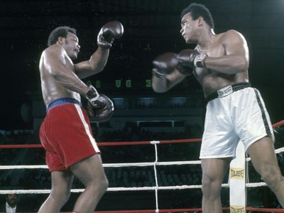 6 Duel Tinju Bersejarah George Foreman: Lawan Muhammad Ali hingga Holyfield