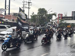 Konvoi Pemotor Knalpot Brong Kembali Bikin Onar di Surabaya Konvoi Pemotor Knalpot Brong Kembali Bikin Onar di Surabaya