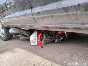 Kronologi Mobil Dosen Tabrakan dengan Sekeluarga Boncengan Motor di Polman