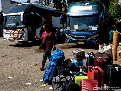 Pemudik Mulai Padati Terminal Bayangan Pondok Pinang