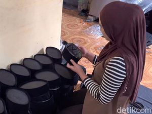 Perajin Songkok di Lamongan Kebanjiran Pesenan Jelang Lebaran Perajin Songkok di Lamongan Kebanjiran Pesenan Jelang Lebaran