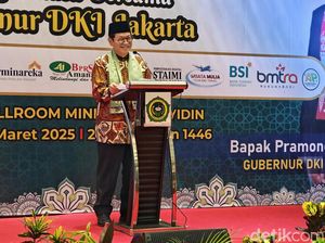 Pramono Hadiri Santunan Anak Yatim di Ponpes Minhaajurrosyidiin Jakarta