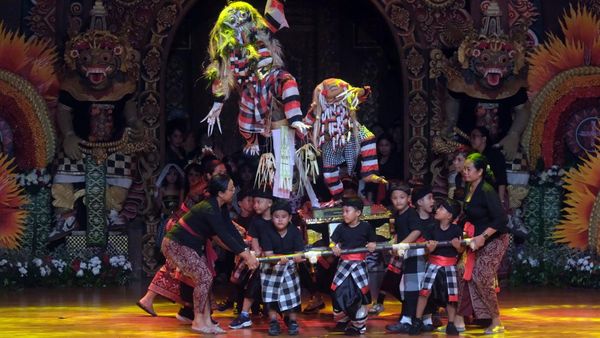 Sambut Nyepi, Siswa TK dan PAUD Arak Ogoh-ogoh di Bali