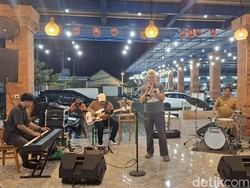 Kala Musik Jazz Mengalun di Pasar Tradisional