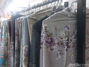 Tren Mukena 2025, Bahan Armani Jadi Idola