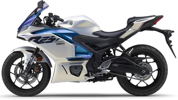 Potret Yamaha R25 Terbaru dengan Pilihan Warna Cybercity