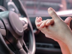 Pijatan Titik Saraf Ngantuk, Bisa Tangkal Microsleep? Ini Kata Dokter Neurologi