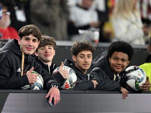 Ball Boy Berperan dalam Gol Ajaib Musiala, Timnas Jerman Beri Hadiah Ball Boy Berperan dalam Gol Ajaib Musiala, Timnas Jerman Beri Hadiah