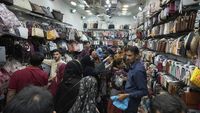 Suasana Ramainya Pasar di Pakistan Jelang Lebaran